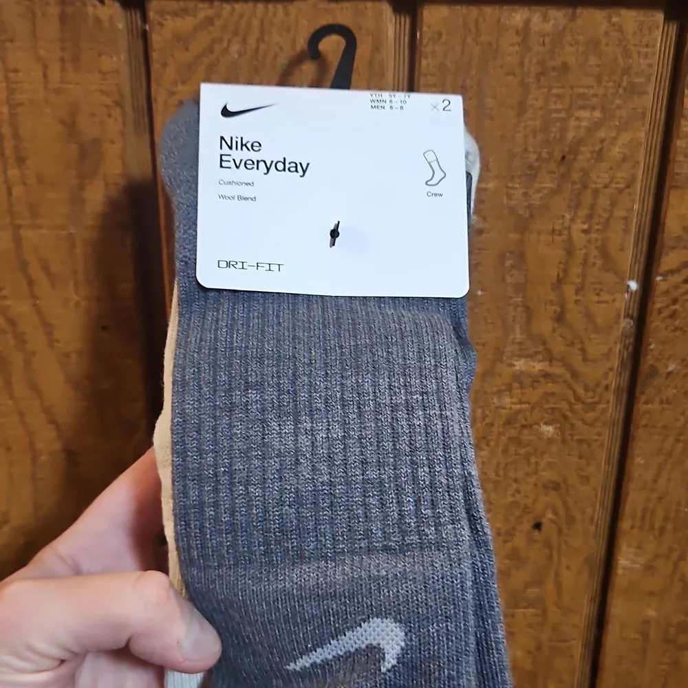 Nike Everyday Wool Cushioned Crew Socks- 2 Pair: GRAY: SIZE M